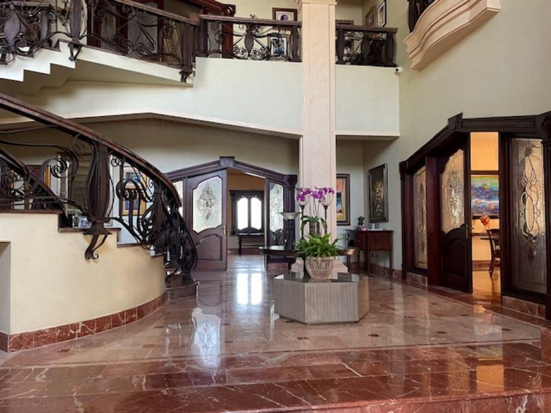 CASA EN VENTA CUESTA HERMOSA II