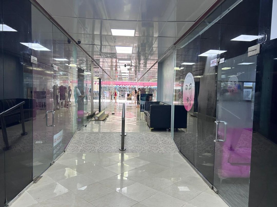 Plaza Comercial en el Conde, Zona Colonial