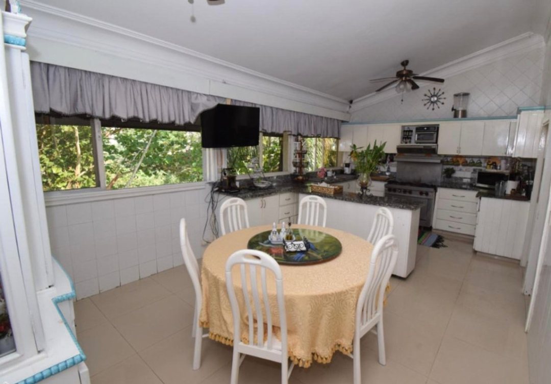 Casa de Lujo en Altos de Arroyo Hondo II