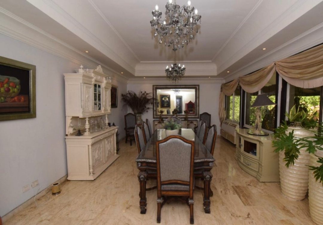 Casa de Lujo en Altos de Arroyo Hondo II