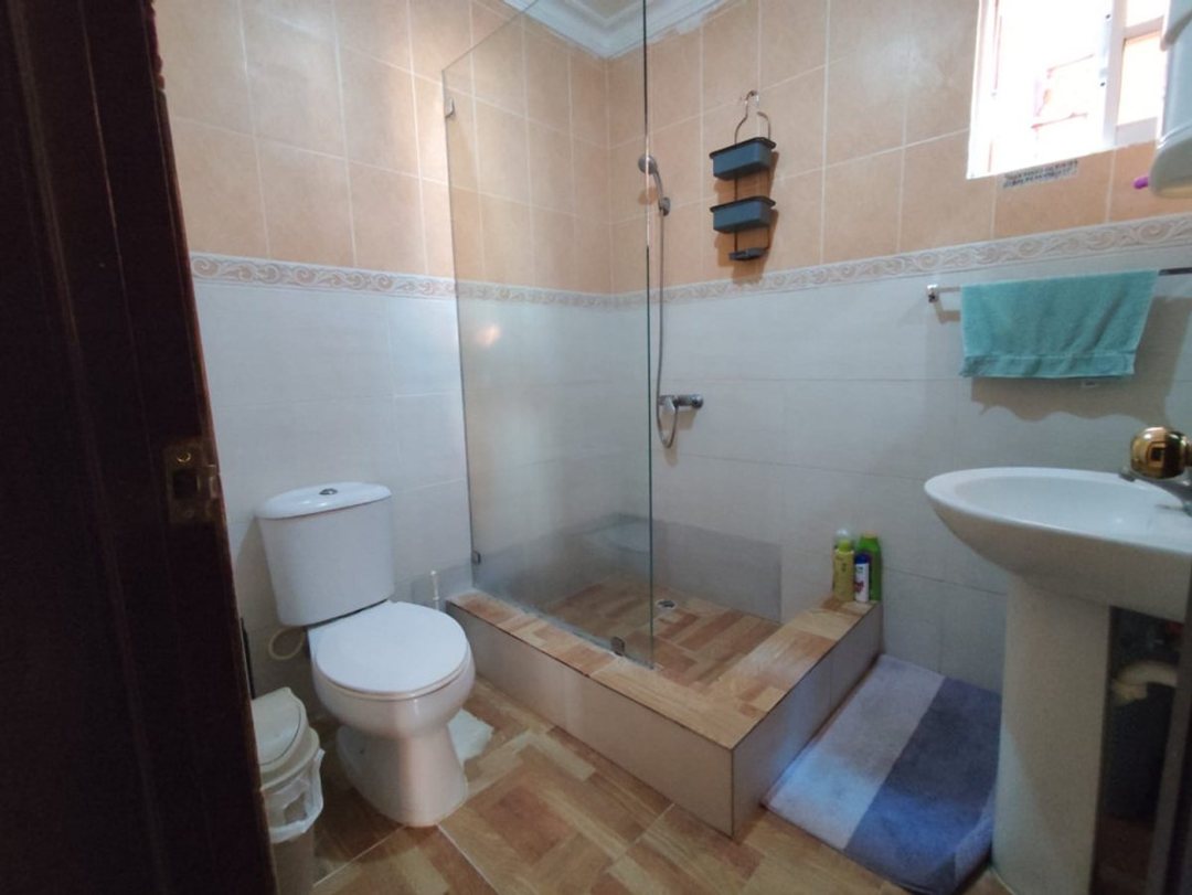 Casa en Santo Domingo Norte, 5 habitaciones