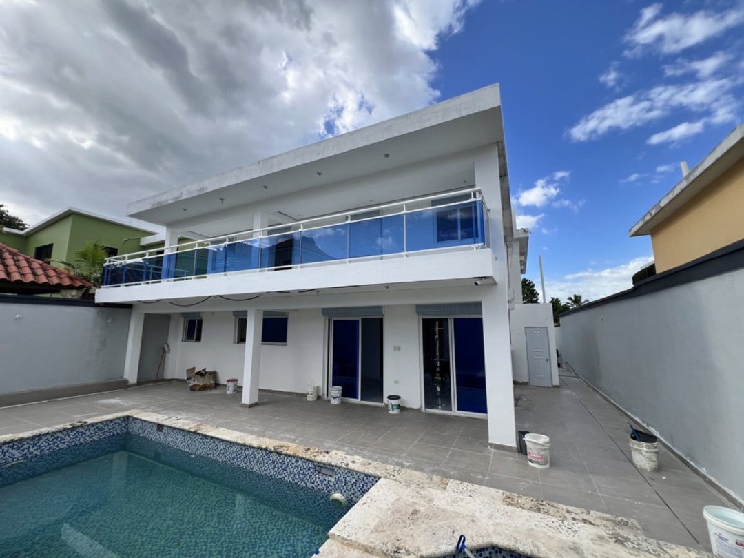 Casa en Santo Domingo Este, Residencial Amapola