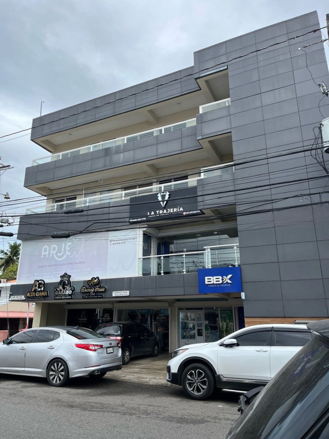 EDIFICIO EN VENTA 176 M² ALMA ROSA II SANTO DOMING
