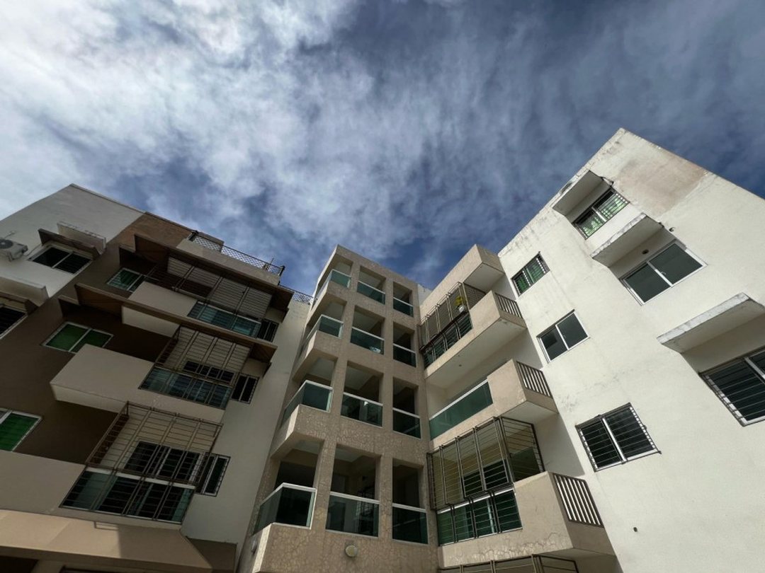 Apartamento con terraza en Colinas de Arroyo Hondo