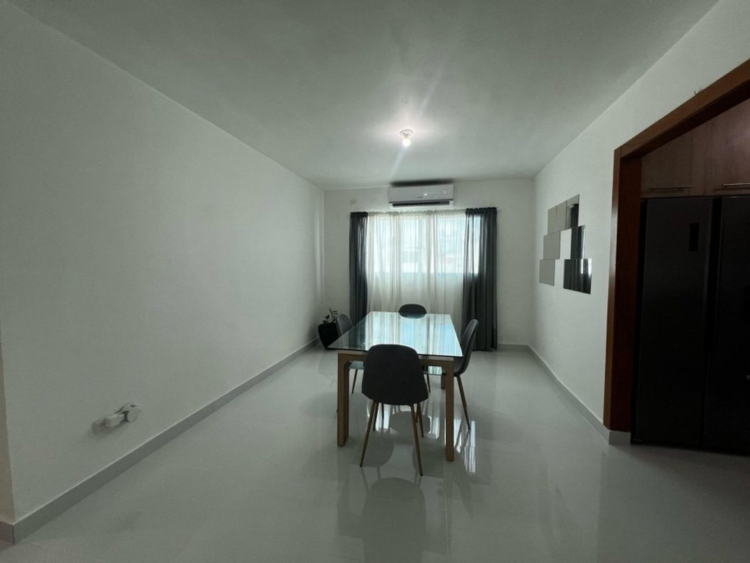 Apartamento con terraza en Colinas de Arroyo Hondo