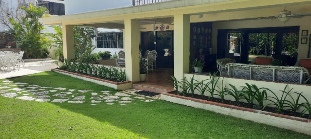 Casa Arroyo Hondo ParantuenSanto Domingo De Guzmán