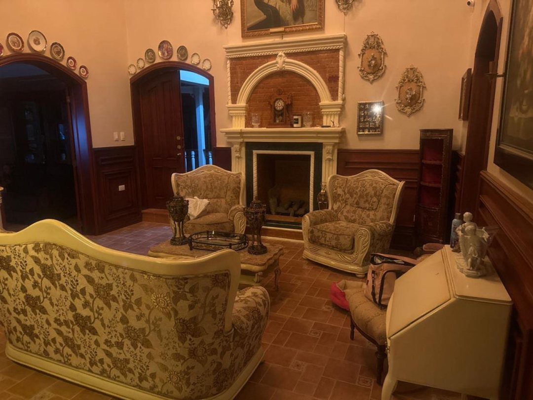 Casa de Lujo en Bonao, Sector Blanco