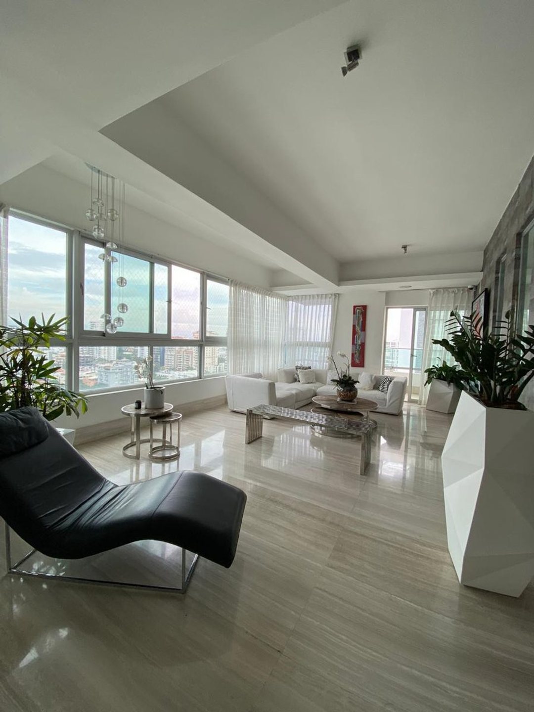 Penthouse en Venta de 3 niveles en Los Cacicazgos