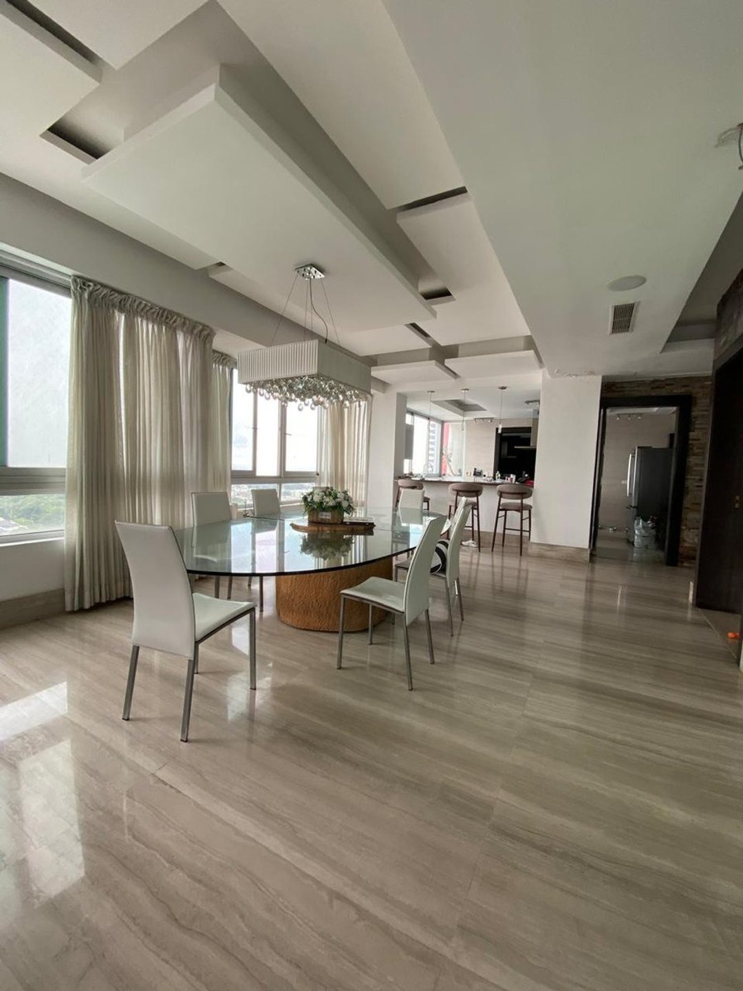 Penthouse en Venta de 3 niveles en Los Cacicazgos