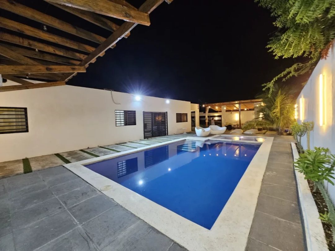 Casa amueblada en Baní, Matanzas Abajo