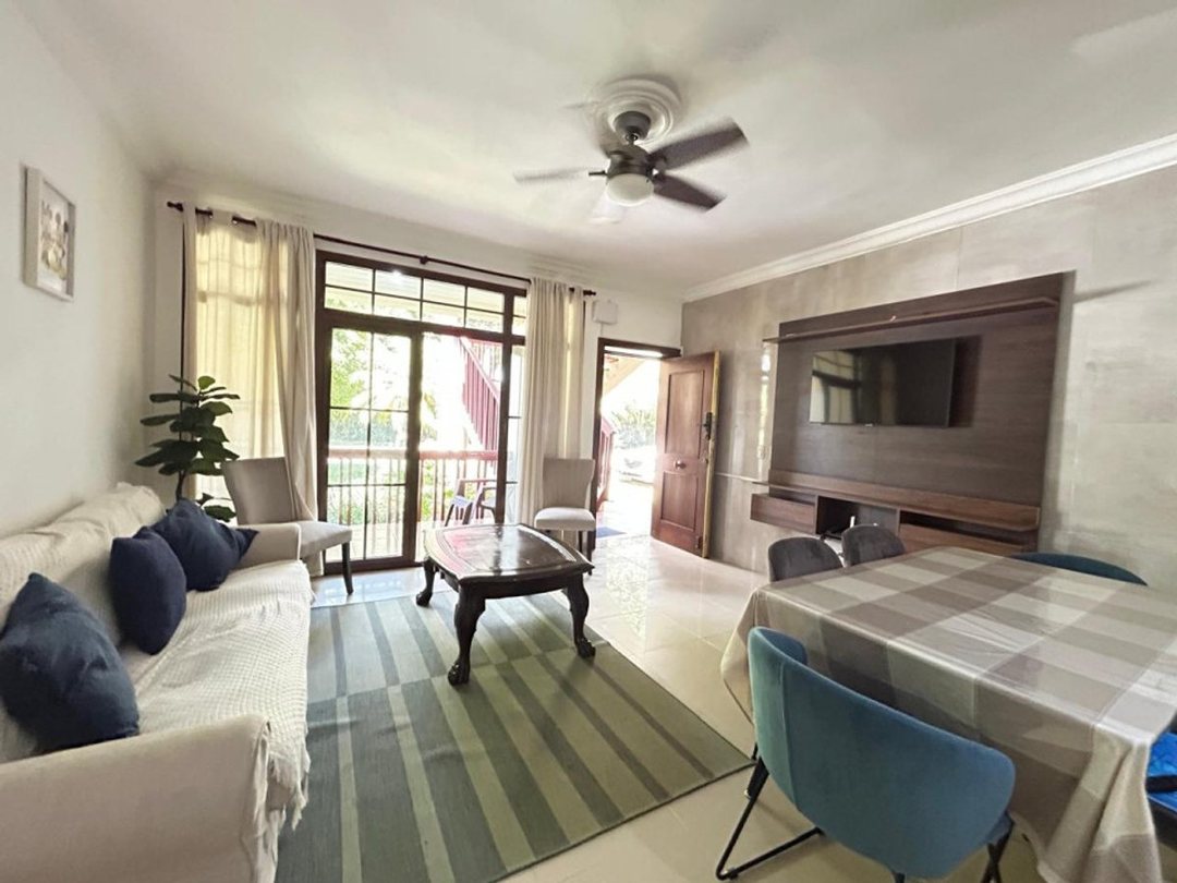 Apartamento en Metro Country Club