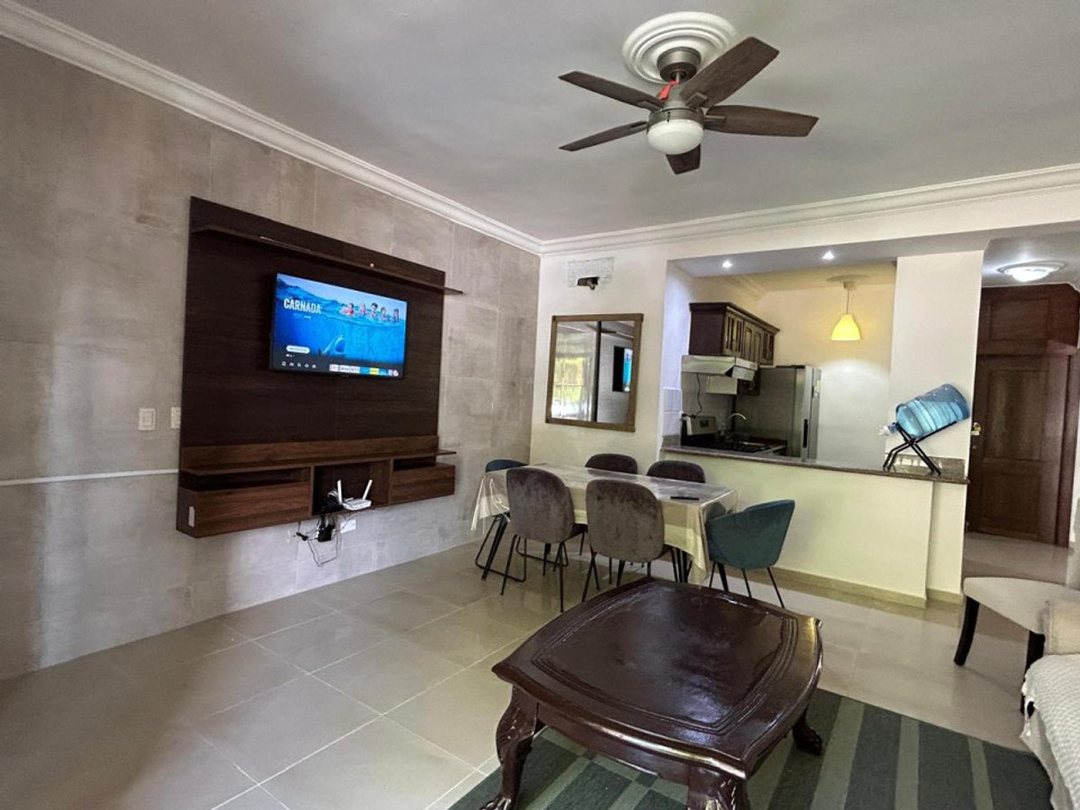 Apartamento en Metro Country Club