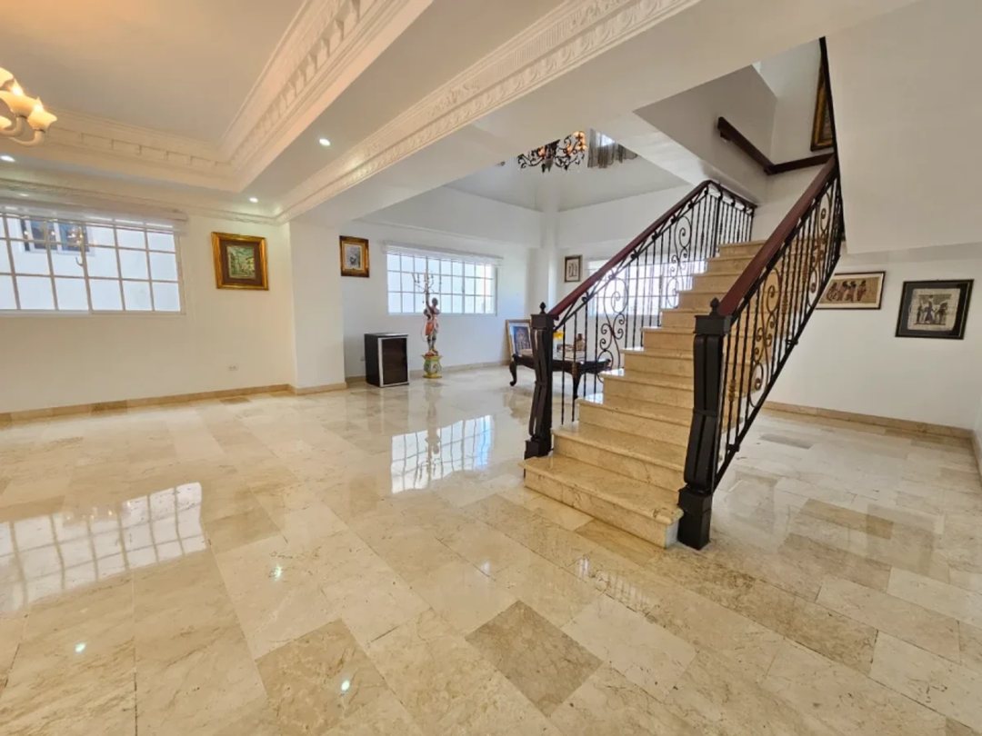 Penthouse de 4 habitaciones en Bella Vista