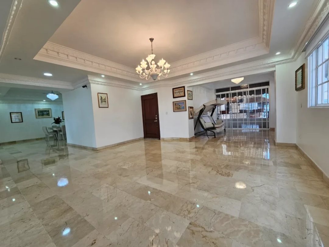 Penthouse de 4 habitaciones en Bella Vista