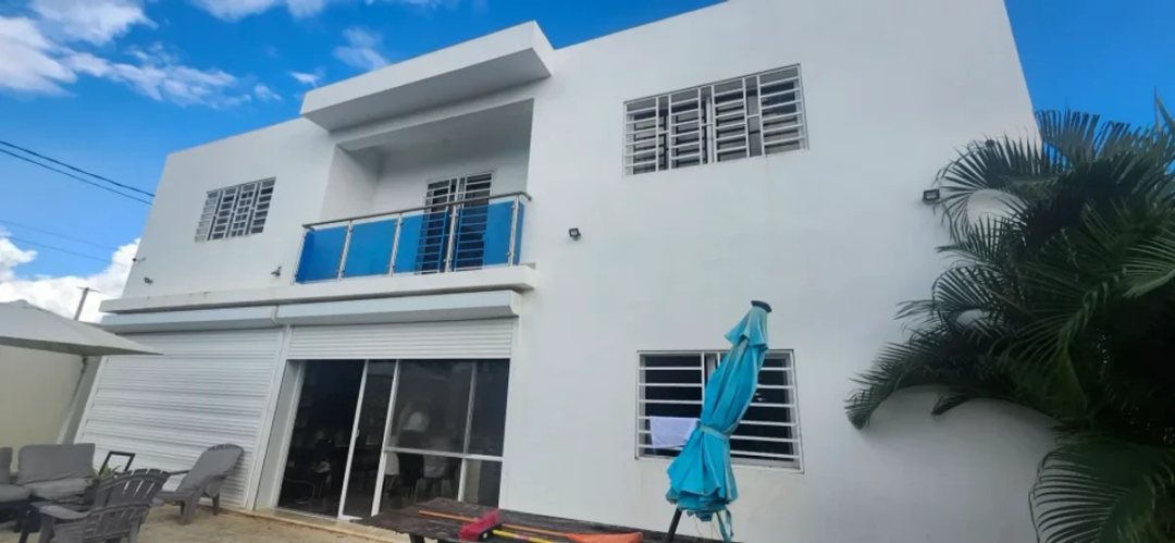 COGEDORA RESIDENCIA EN BENERITO, LA ROMANA