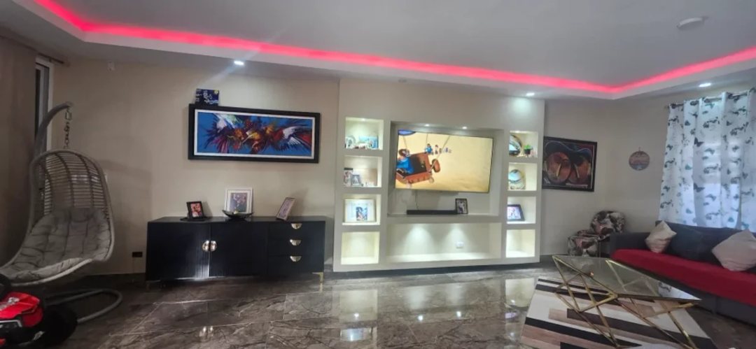COGEDORA RESIDENCIA EN BENERITO, LA ROMANA