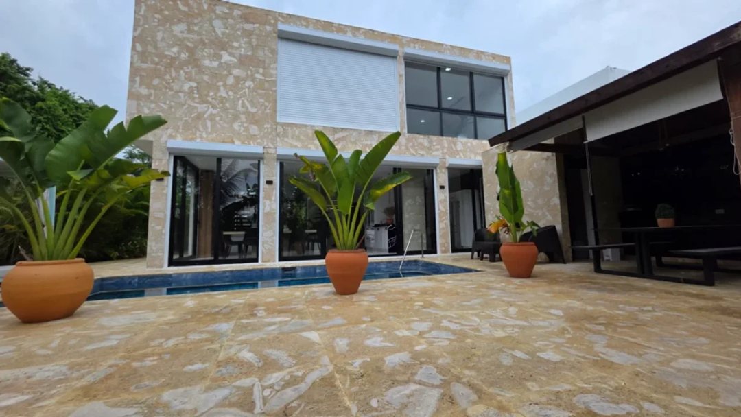 VILLA EN VENTA EN PLAYA NUEVA ROMANA