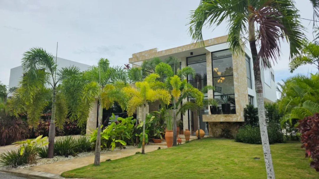 VILLA EN VENTA EN PLAYA NUEVA ROMANA