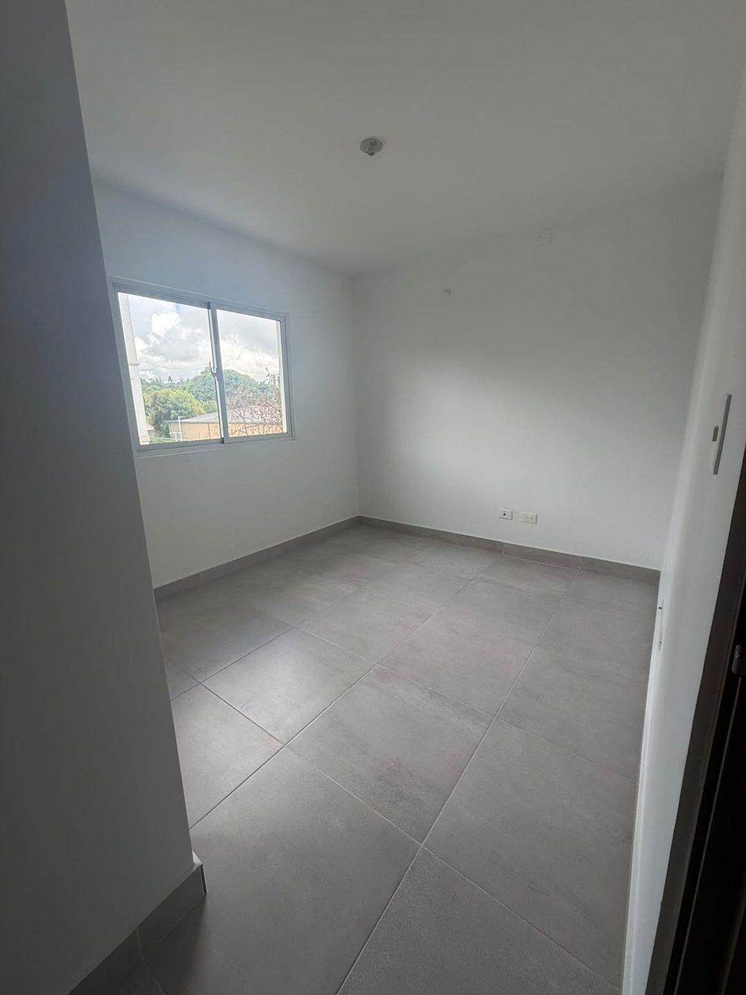 APARTAMENTO EN ALQUILER- JARDINES DEL MIRADOR