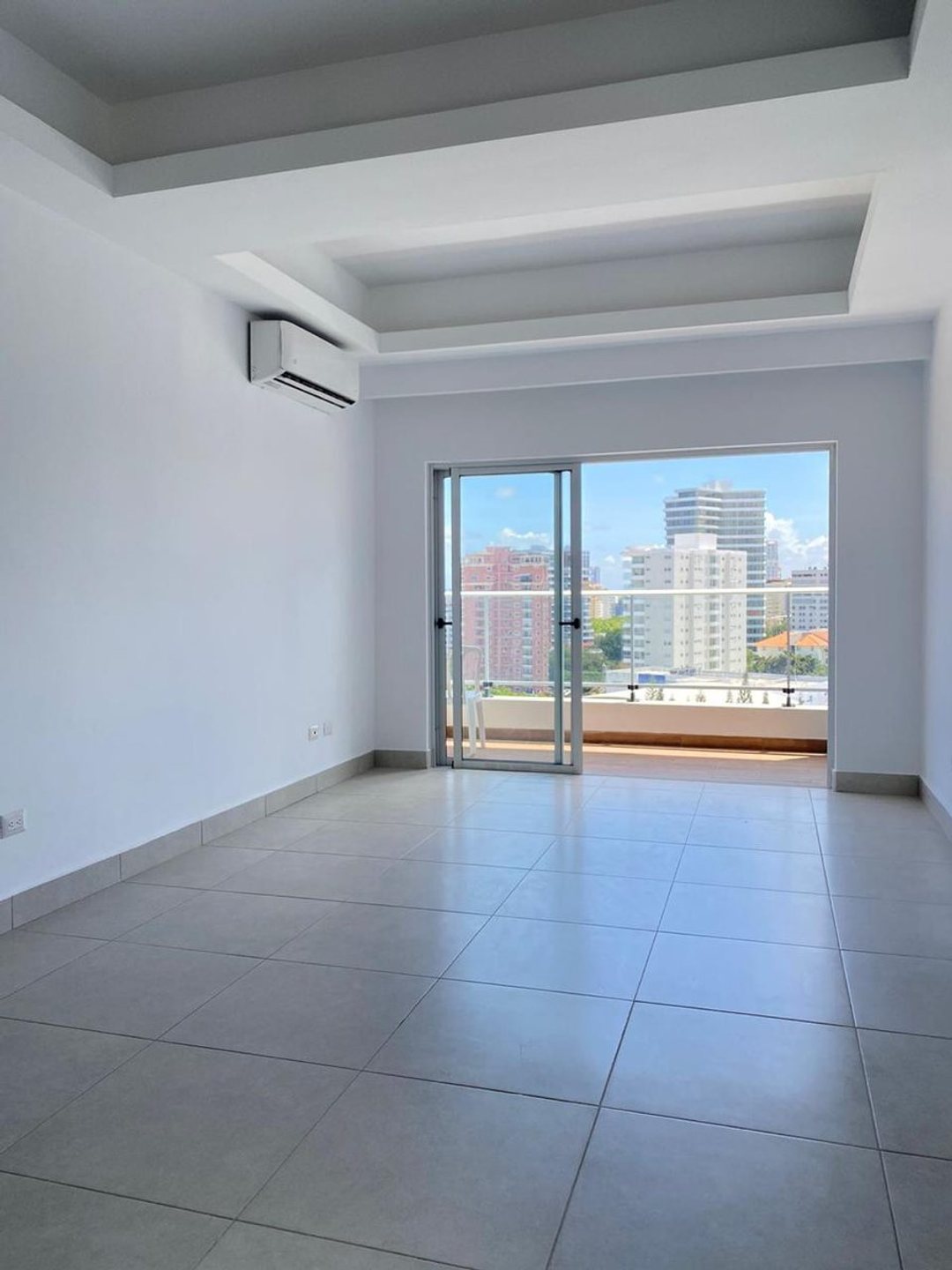 Apto 2H La Esperilla Piso 9 | Torre Moderna con Piscina