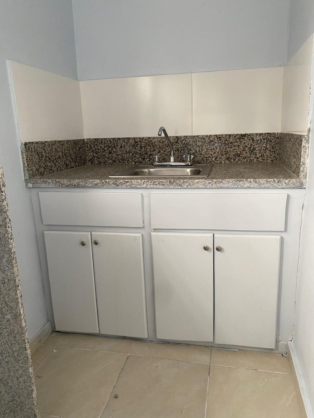 Ens. Paraíso: local comercial en alquiler