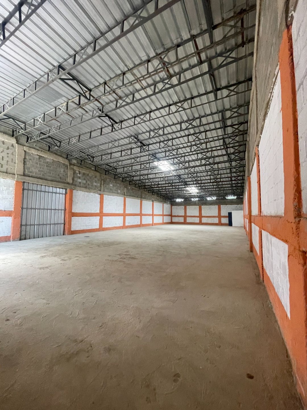 Nave industrial en Los Girasoles II