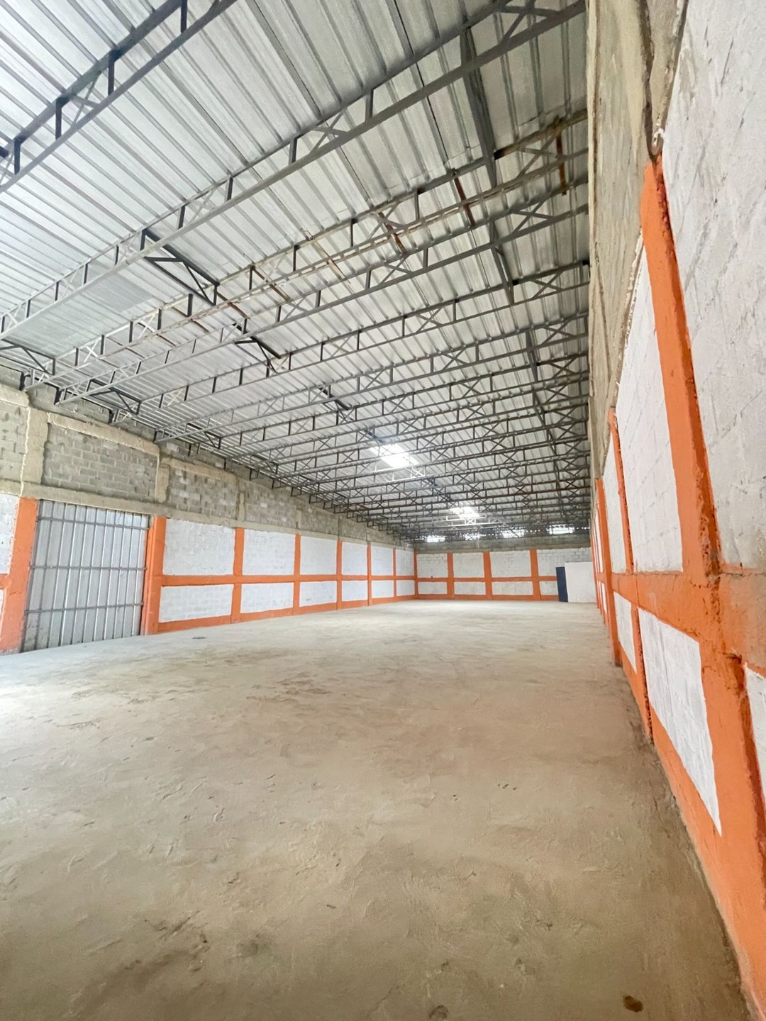Nave industrial en Los Girasoles II