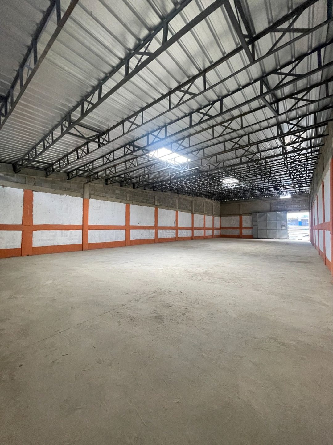 Nave industrial en Los Girasoles II