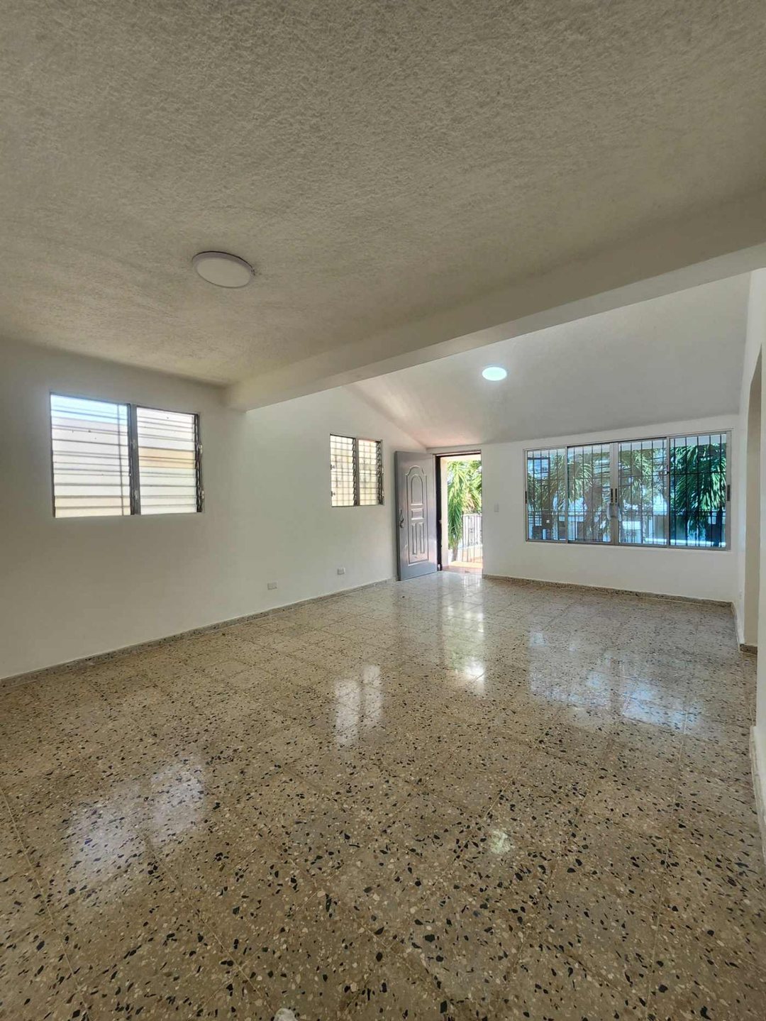 CASA COMERCIAL EN ALQUILER EN EL MILLON