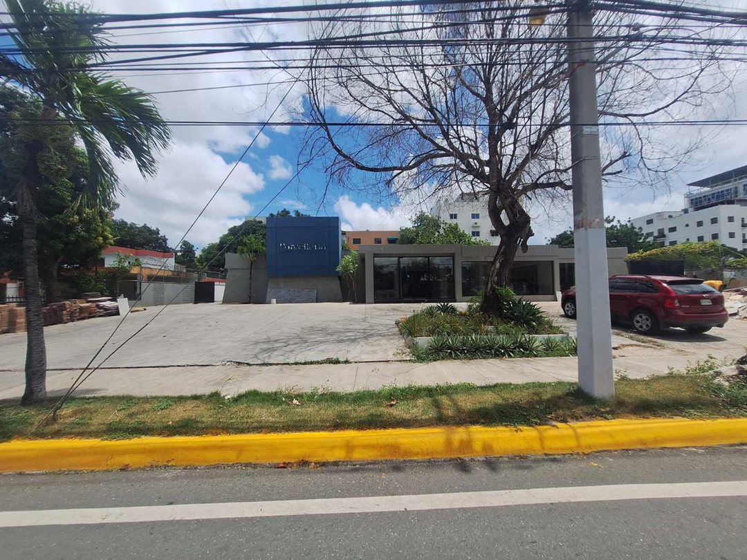 Local Comercial independiente en Nuñez de Caceres
