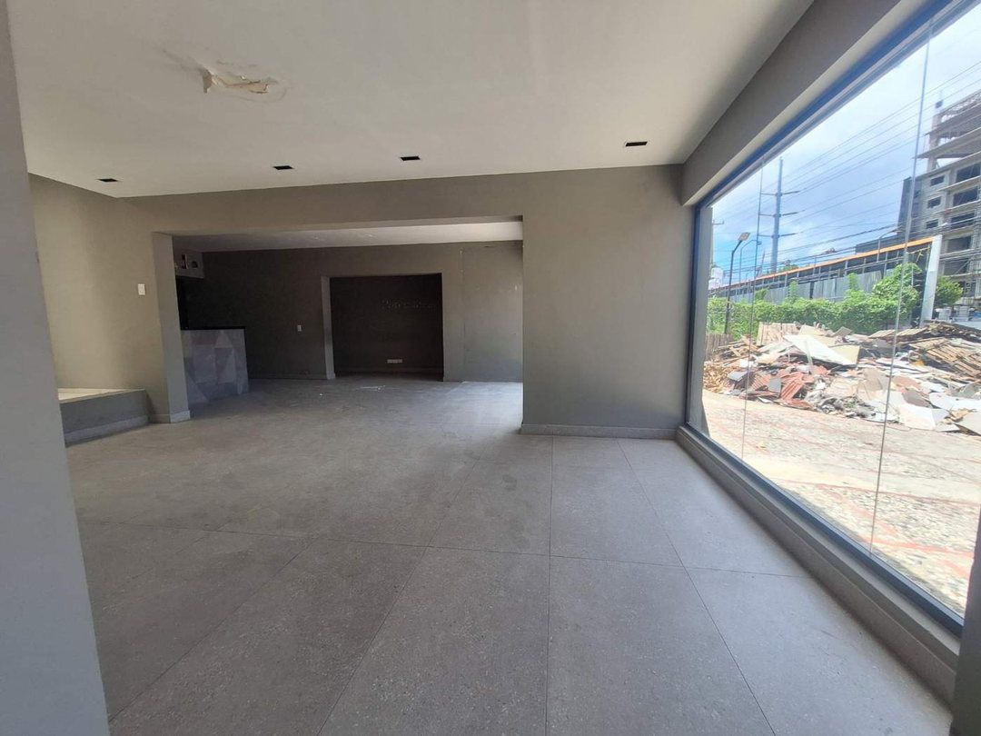 Local Comercial independiente en Nuñez de Caceres