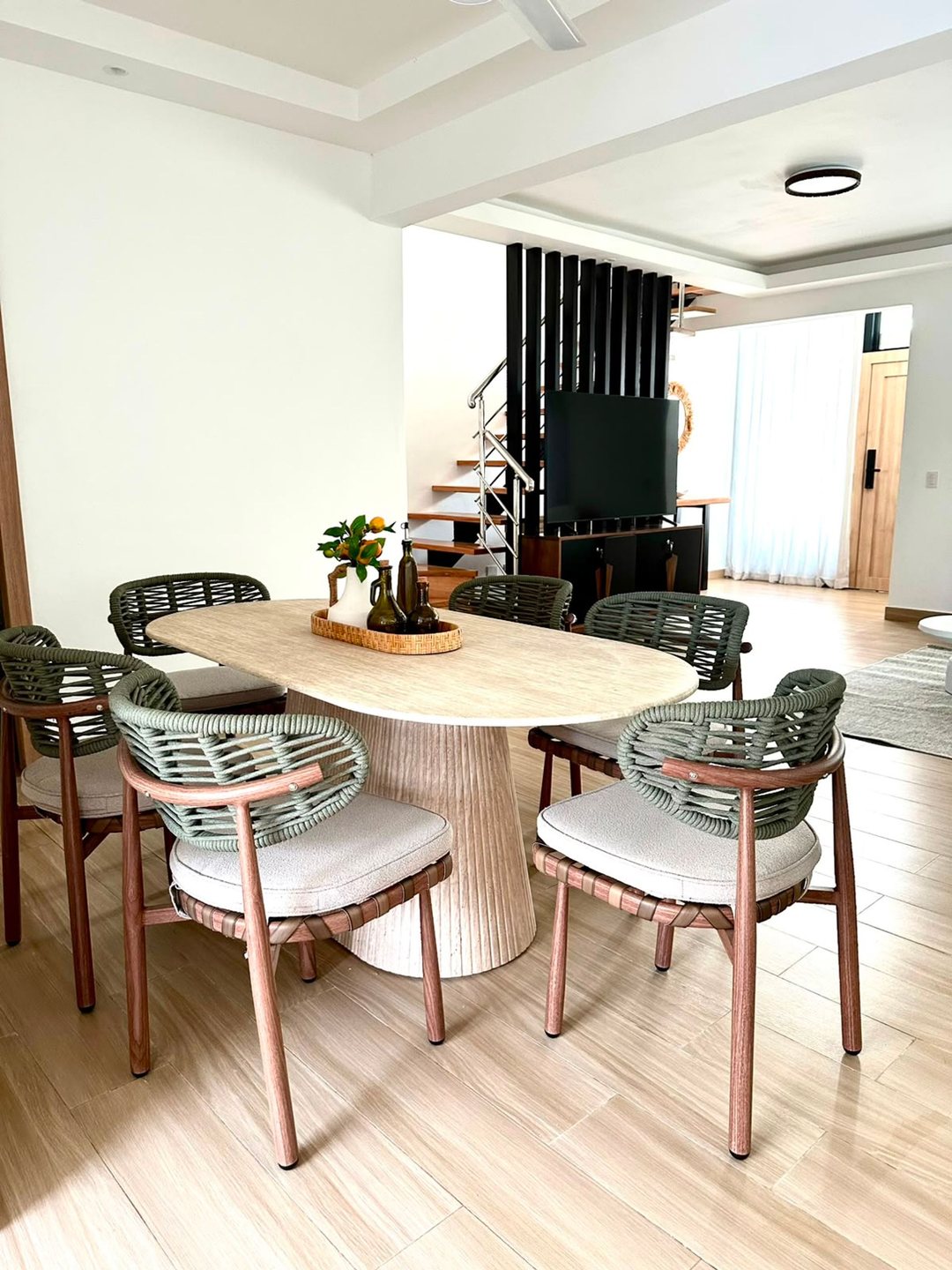 Villa nueva y amueblada en Vistacana