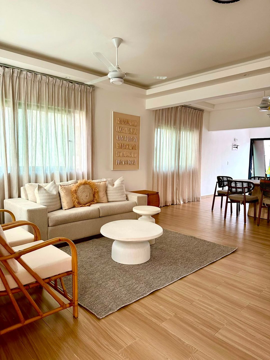 Villa nueva y amueblada en Vistacana