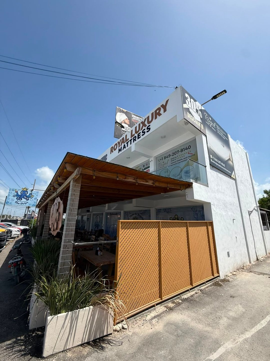 Se renta Local Comercial sobre Autovía del Coral