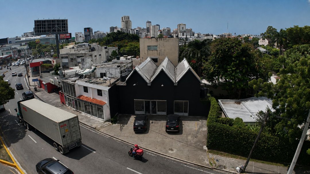 EDIFICIO EN ALQUILER 265 M² AVENIDA DE LOS PRÓCERE