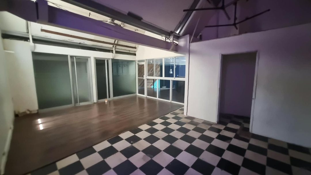 EDIFICIO EN ALQUILER 265 M² AVENIDA DE LOS PRÓCERE