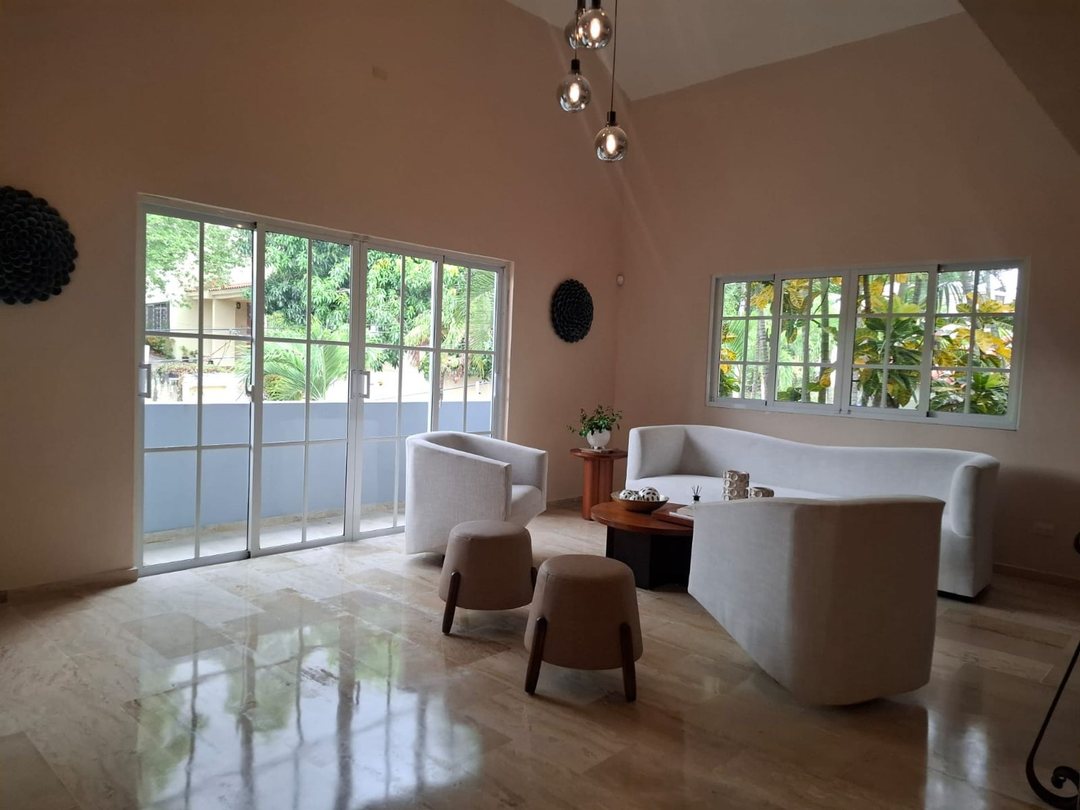 Alquilo casa, ideal para clínica de reposo