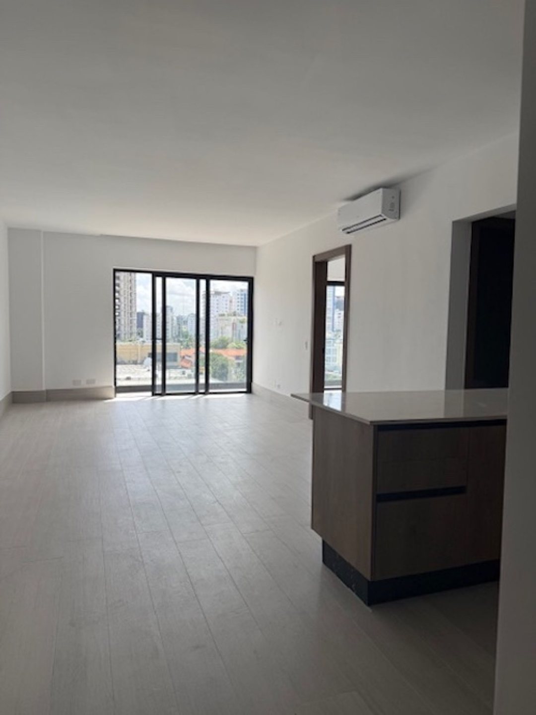 Excelente Apartamento con Línea Blanca en Piantini