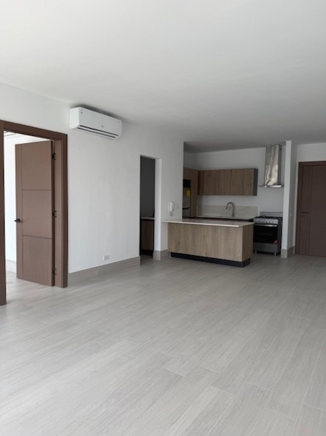 Excelente Apartamento con Línea Blanca en Piantini