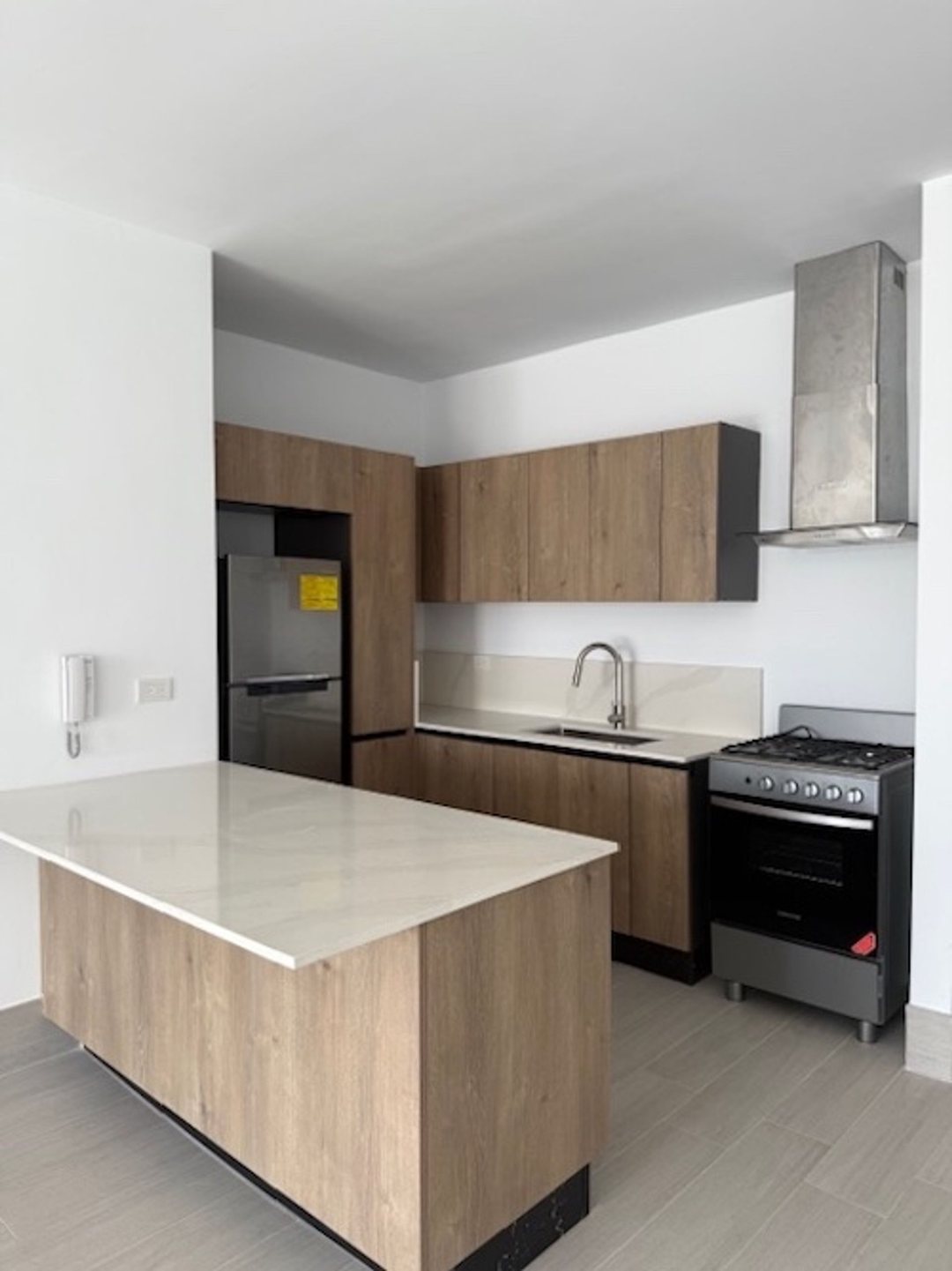 Excelente Apartamento con Línea Blanca en Piantini