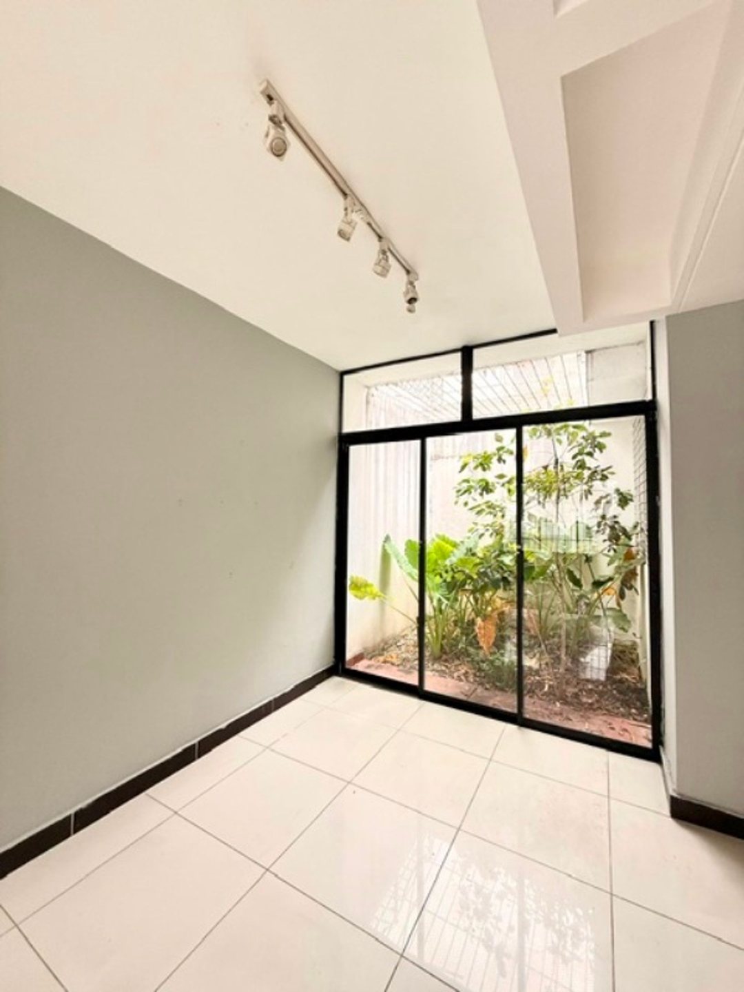LOCAL DE OFICINA EN ALQUILER 315 M² POLÍGONO CENTR