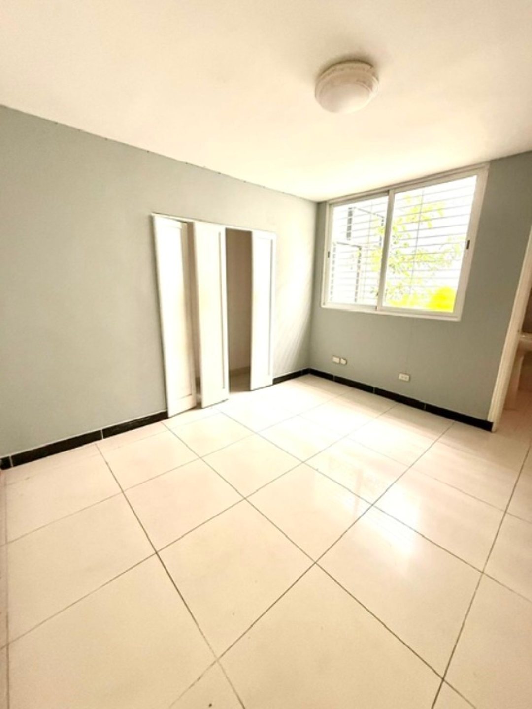 LOCAL DE OFICINA EN ALQUILER 315 M² POLÍGONO CENTR