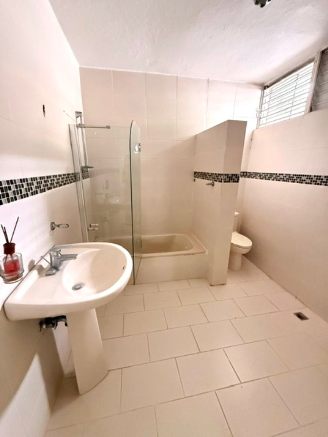 LOCAL DE OFICINA EN ALQUILER 315 M² POLÍGONO CENTR