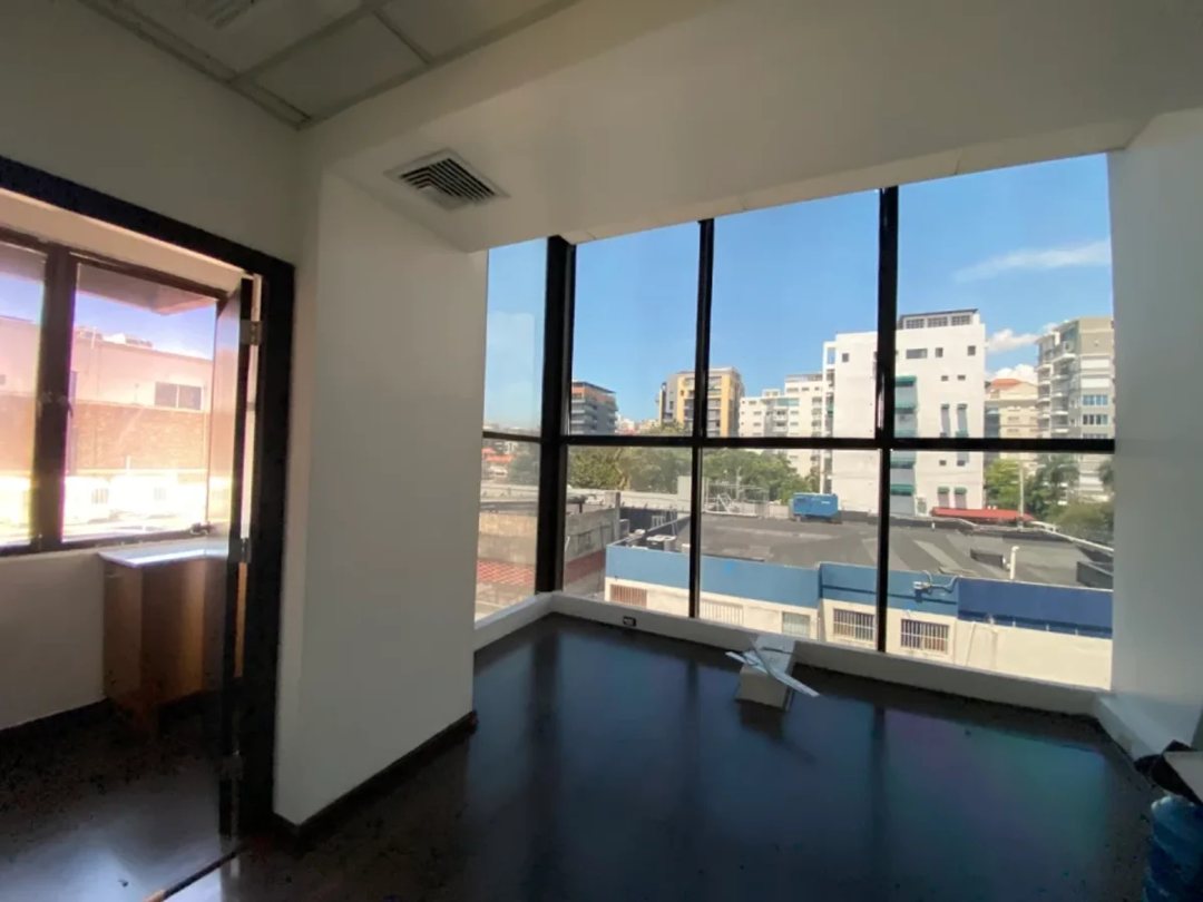 Oficina en Evaristo Morales, Santo Domingo