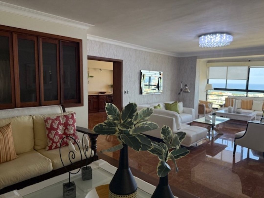 Apartamento de Lujo en La Julia, Santo Domingo