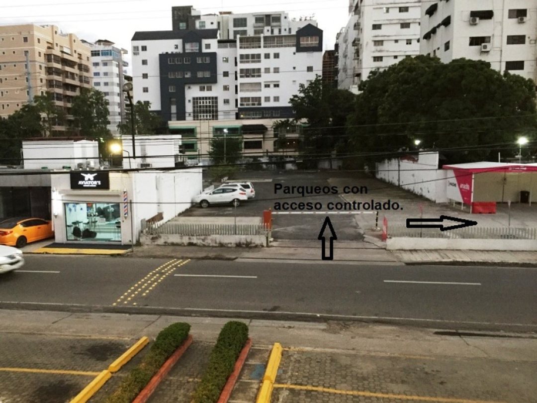 Local comercial en Ensanche Naco, Santo Domingo