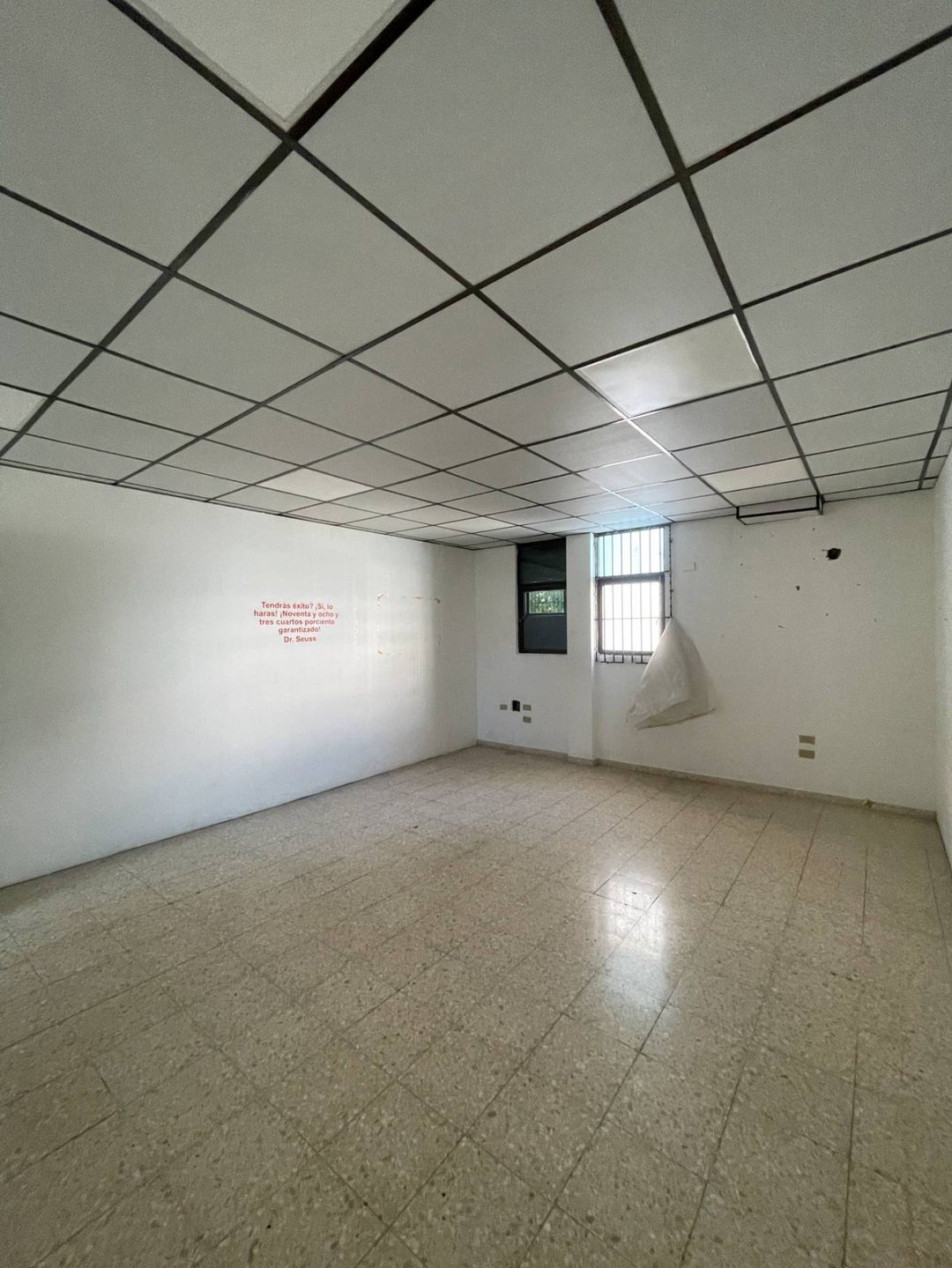Locales en Alquiler en Plaza Comercial