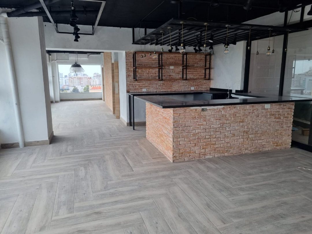 Local Comercial En Ensanche Serralles, Santo Domin