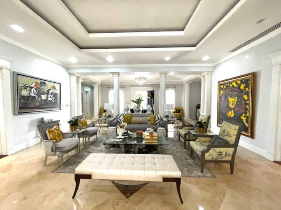 Casa de Lujo en Cuesta Hermosa II, Santo Domingo