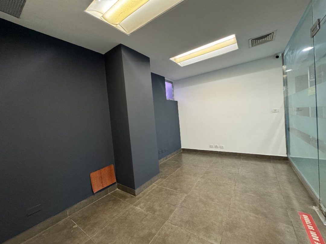 Oficina en Altos de Arroyo Hondo, Santo Domingo